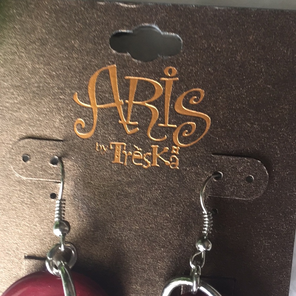 Aria Earrings - Picture 4 of 4